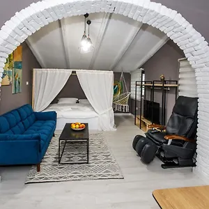 Apartamento 24, Tirana