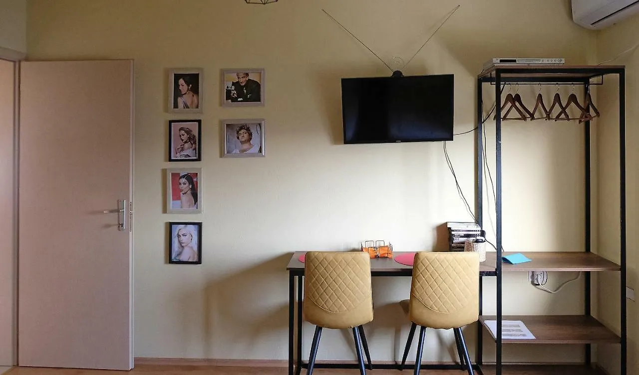 Friends Terrace Apartment Tirana 0*,  Albania