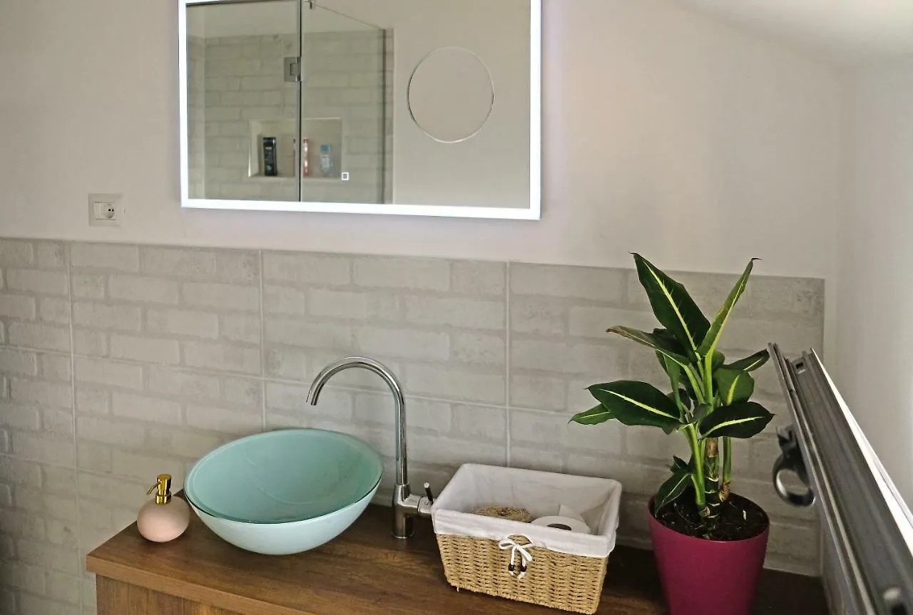 Friends Terrace Apartment Tirana Homestay
