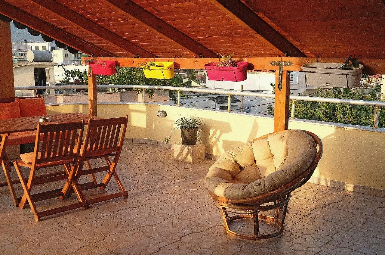 Friends Terrace Apartment Tirana